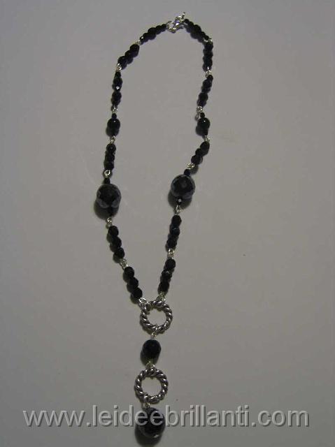 collana corta vetro nera_800x1067.JPG